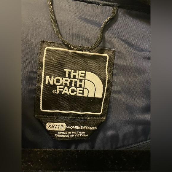 Ladies knee length blue The North Face coat with belt - Picture 6 of 6